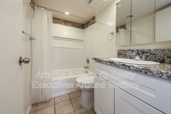 Building Photo - 5650 E Pima St