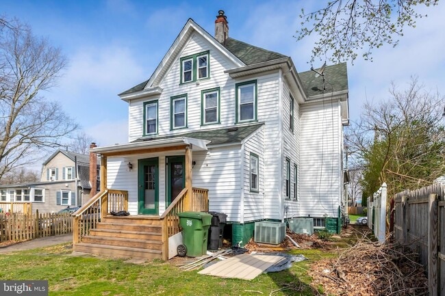 Building Photo - 21 Grandview Ave