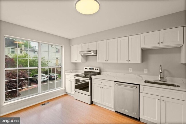 Building Photo - 12221 Wye Oak Commons Cir