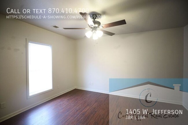 Building Photo - Recently renovated 3 bed 1 bath home - Jon...