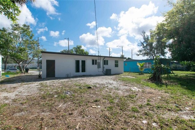 Building Photo - 1167 NW 9th Ave