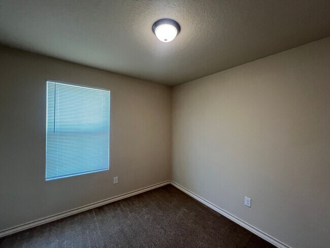 Building Photo - 7109 Micayla Cv