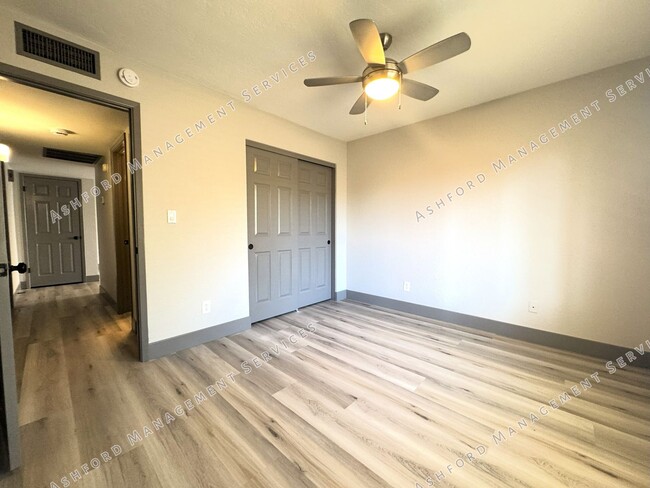 Building Photo - BEAUTIFULLY REMODELED 3 BEDROOM HOME WITH ...