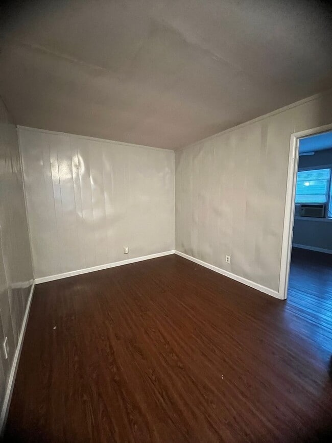 Building Photo - 423 N Gem St