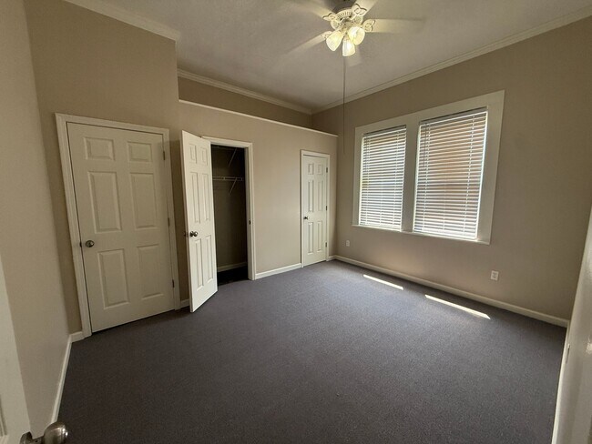Building Photo - 507 Palafox St