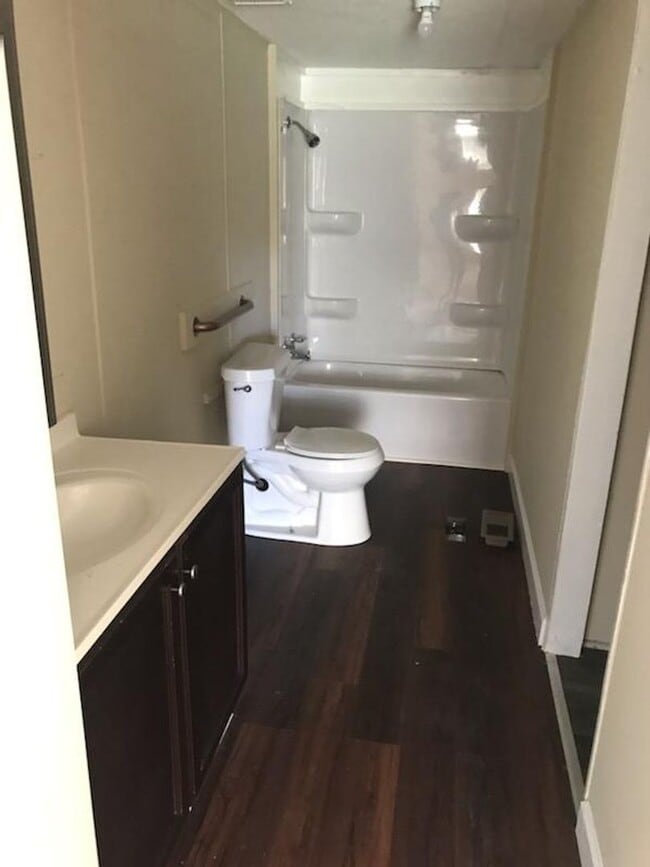 Building Photo - 3 bedroom 2 bath mobile home