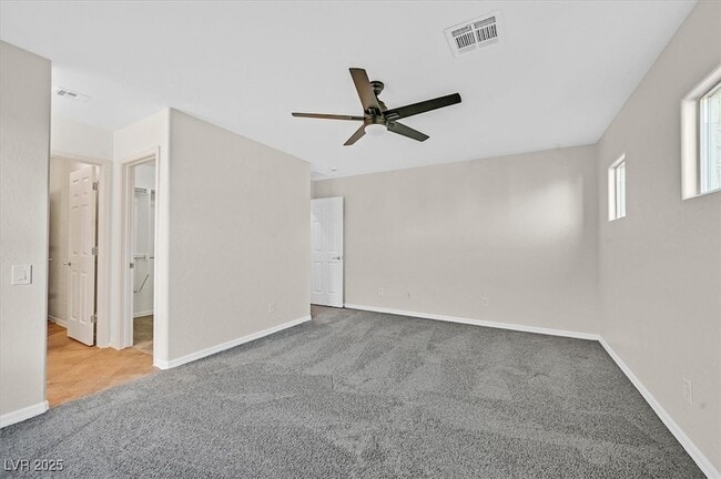 Building Photo - 65 Pangloss St