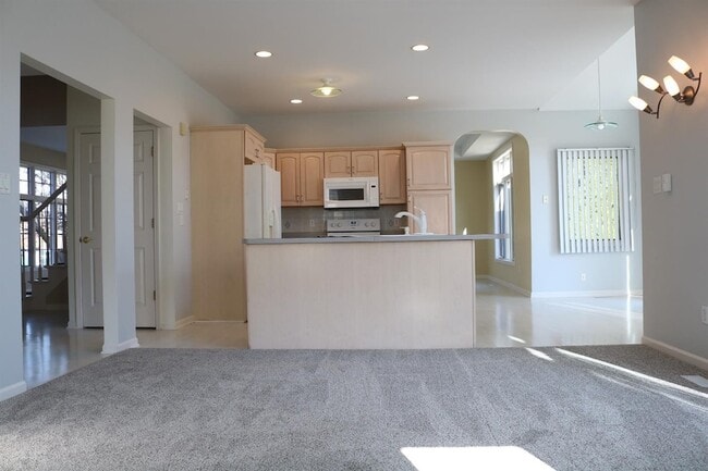 Building Photo - 9939 Sequoia Ln