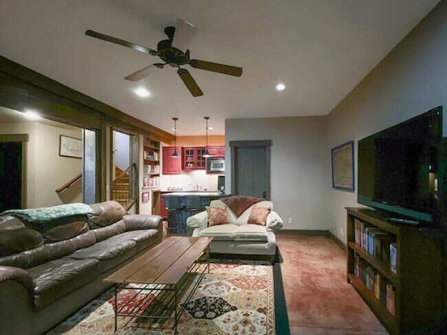 Building Photo - Enjoy Summer in Historic Breckenridge, Walk to Main Street! Bring your dog!