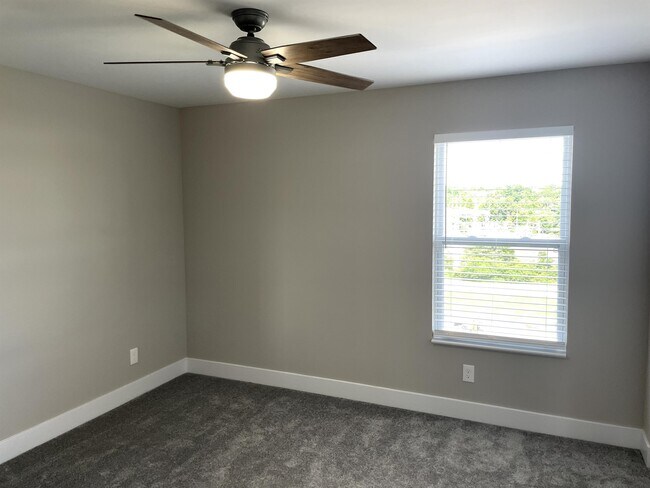 Building Photo - 2315 Anderson Rd