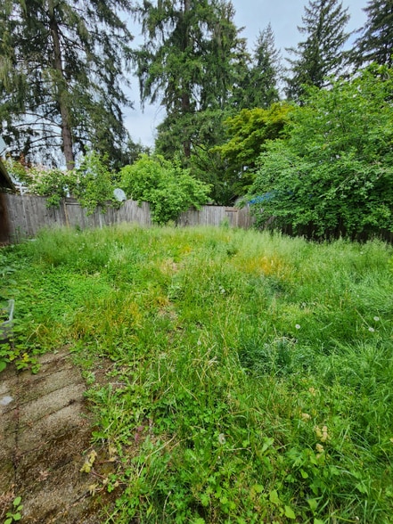 Building Photo - 1409 NE 143rd Ave