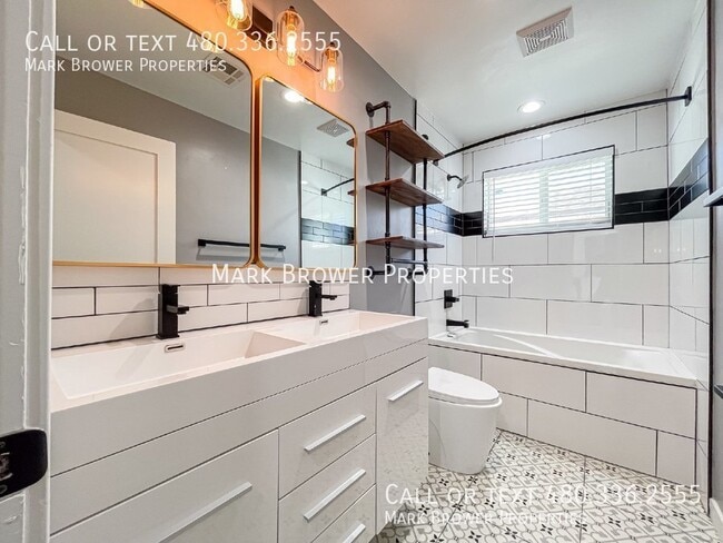 Building Photo - 2201 N 71st St