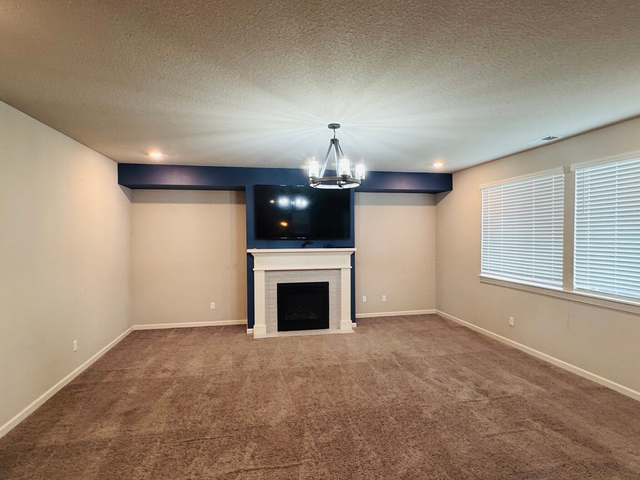 Living Room - 4124 SW Mawrcrest Ave