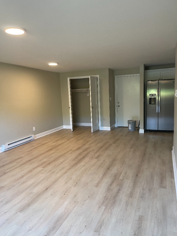 Building Photo - 180 Main St