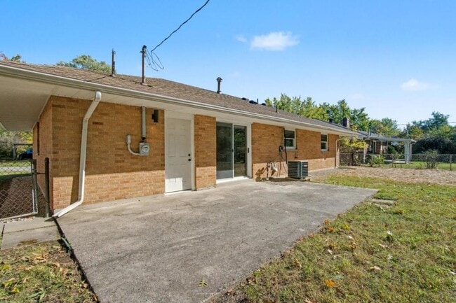 Building Photo - 83 Brookhaven Dr