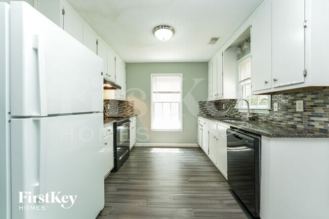 Building Photo - 5565 Westberry Ln