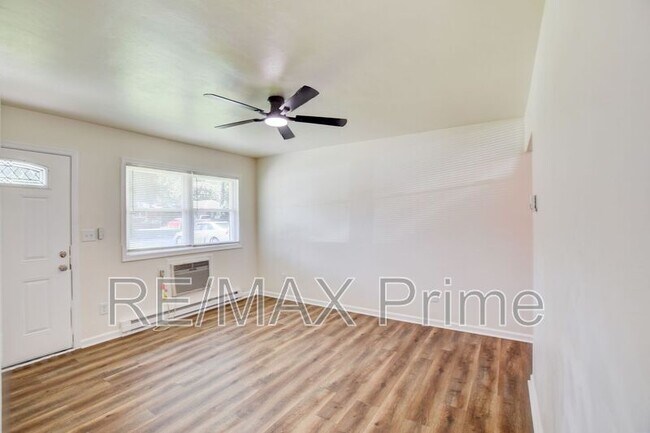 Building Photo - 1306 Linden Ave