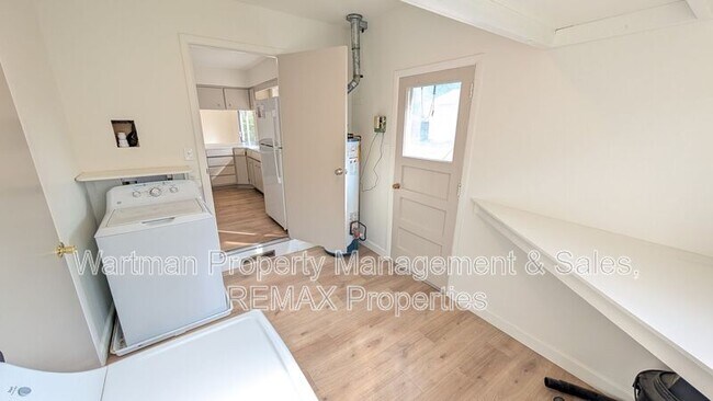 Building Photo - 435 Marian Dr