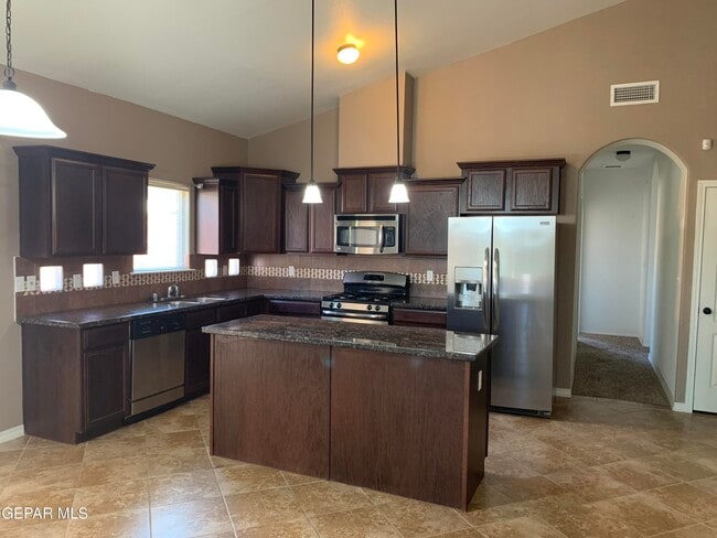 Building Photo - 14657 Spanish Point Dr