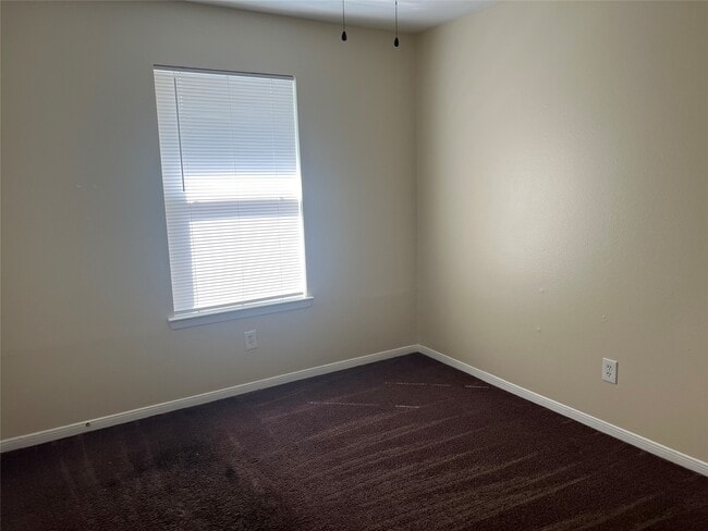 Building Photo - 8570 Chaletford Dr