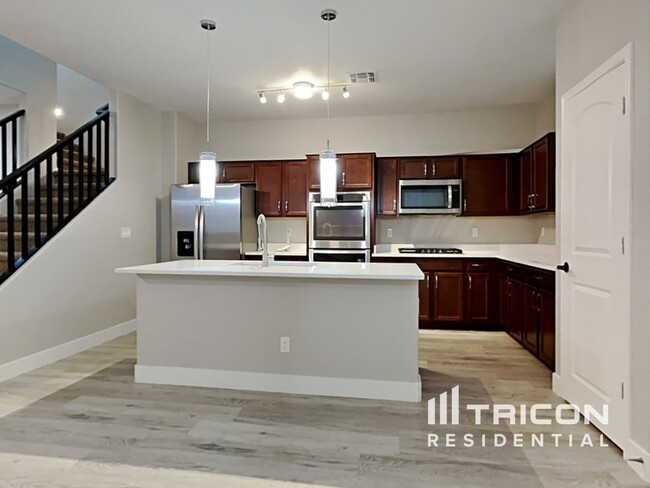 Building Photo - 1169 N 163rd Dr