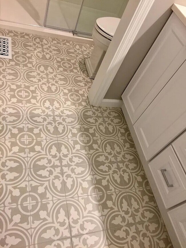 primary bath floor - 2051 Park Ave