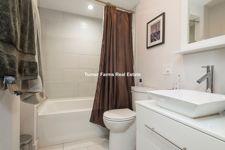 Building Photo - 25 Worthington St