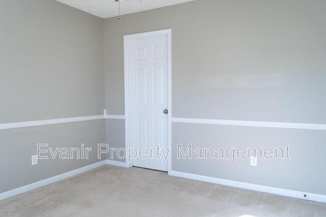 Building Photo - 2257 Murphy Ln E