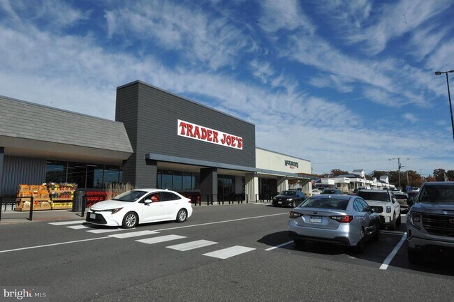 Building Photo - 5900 Surrey Hill Pl