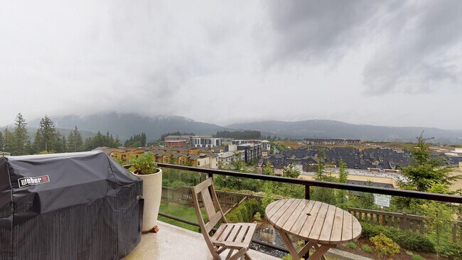 Building Photo - Issaquah highlands 5 bedroom plus Den and 5.5 bathroom newer home with a lot of amenities!!!  A m...