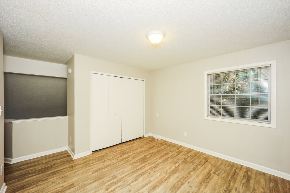 Building Photo - 8536 Pineland Dr