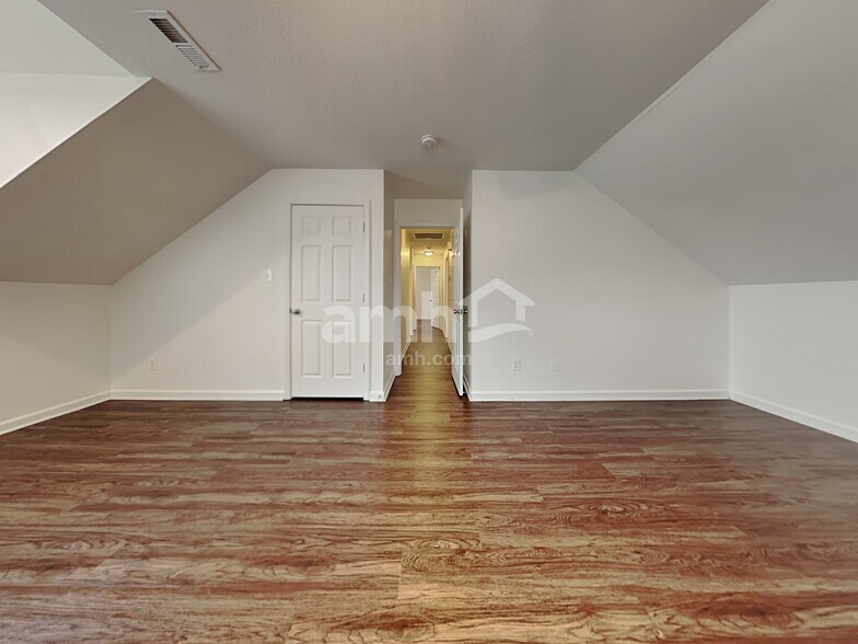 Building Photo - 3127 Champions Trail Ln
