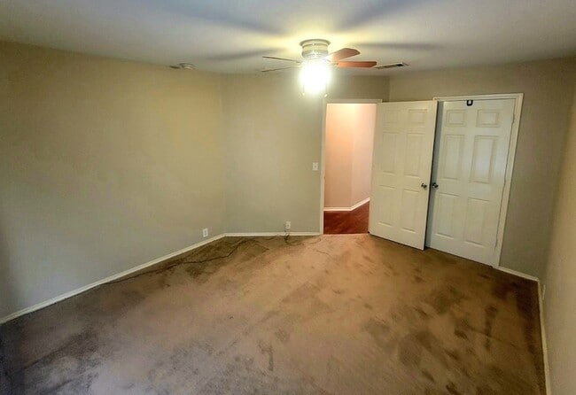 Building Photo - 1319 Periwinkle Dr