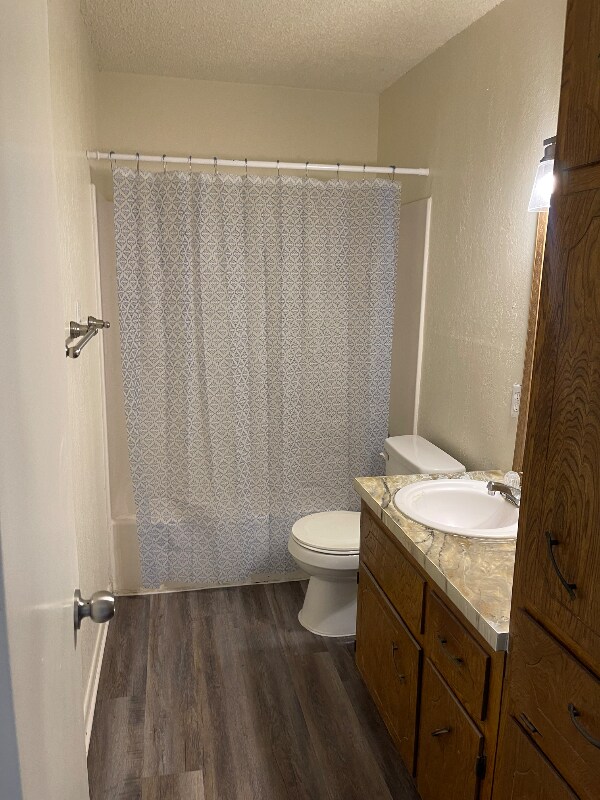 Building Photo - 1702 Kirk Ave