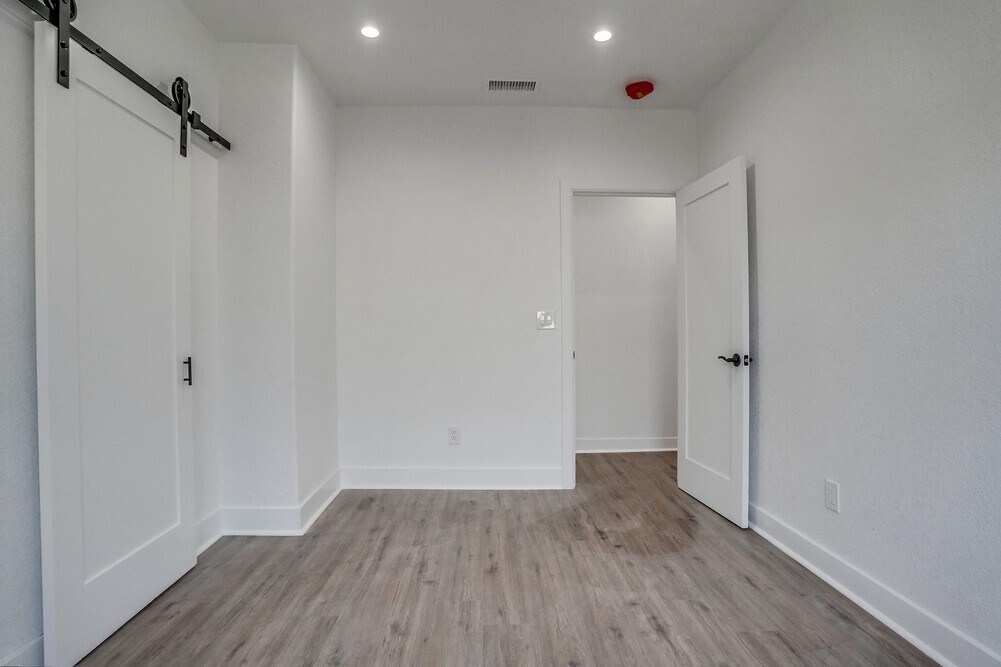 Building Photo - 2708 Cincinnati St