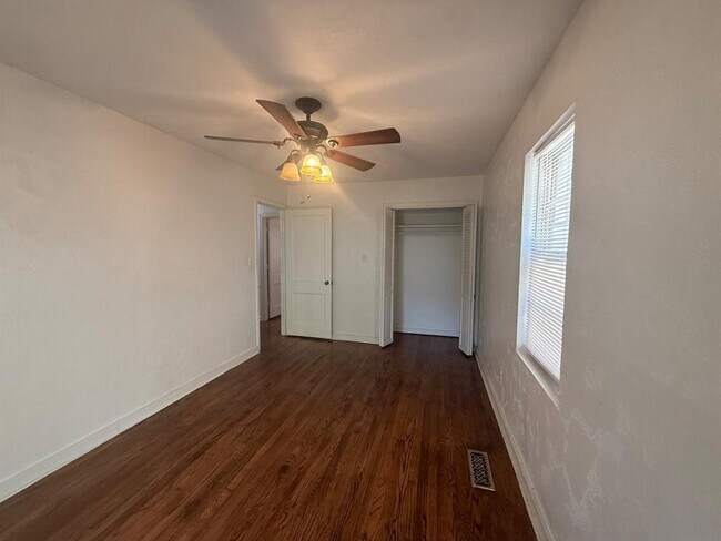Building Photo - 3105 NW 21st St