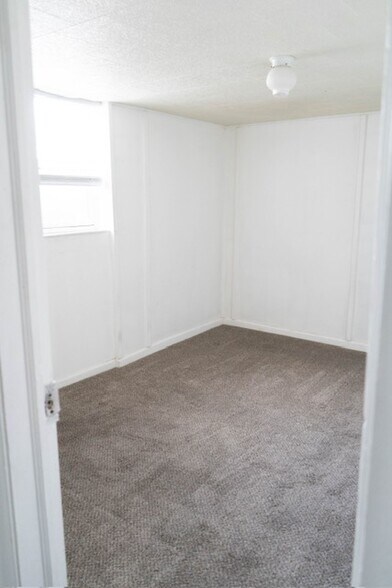 Building Photo - 803 S Green St