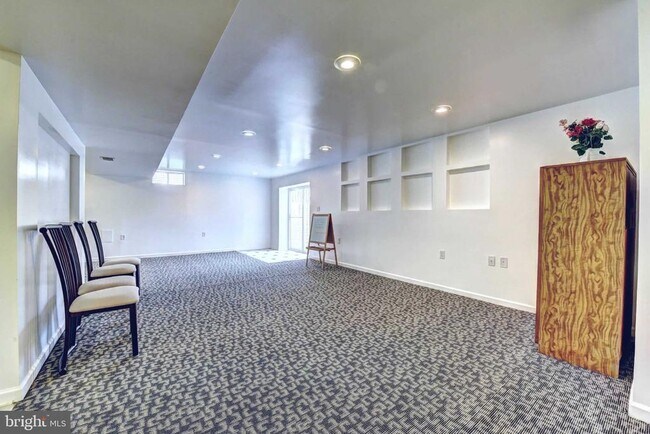Building Photo - 110 Hunton Dr