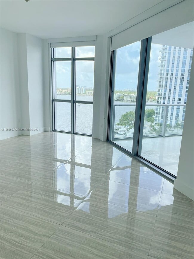 Building Photo - 17301 Biscayne Blvd