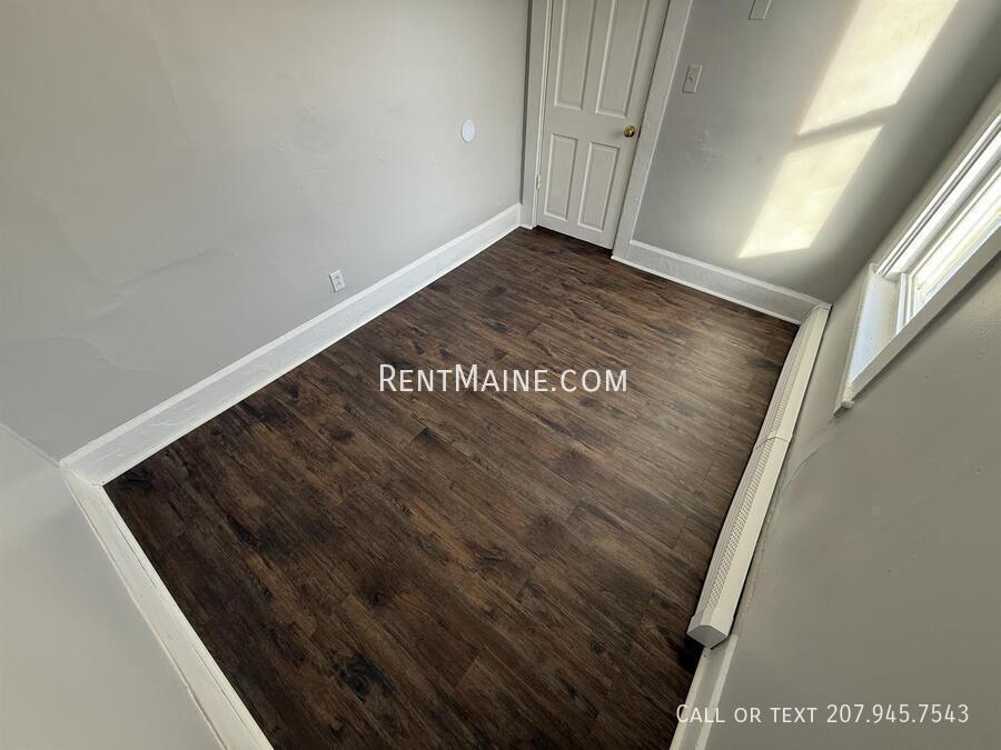 Building Photo - 22 Birch St