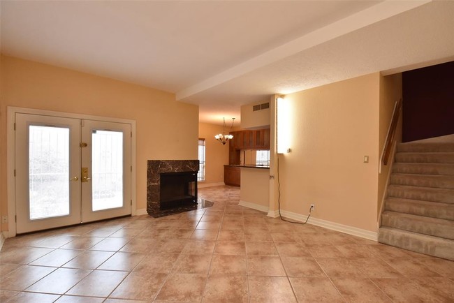 Building Photo - 7350 Kirby Dr
