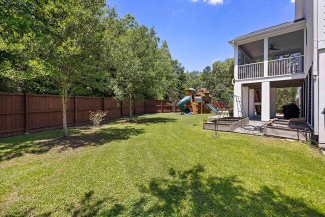 Building Photo - 1939 Chestnut Oak Ln