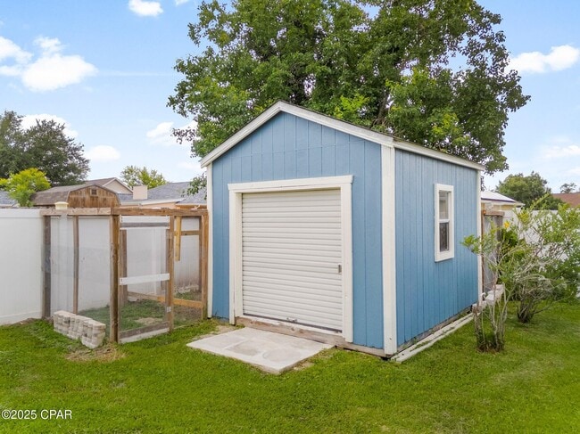 Building Photo - 1505 S Berthe Ave