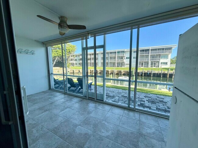 Building Photo - 121 Wettaw Ln