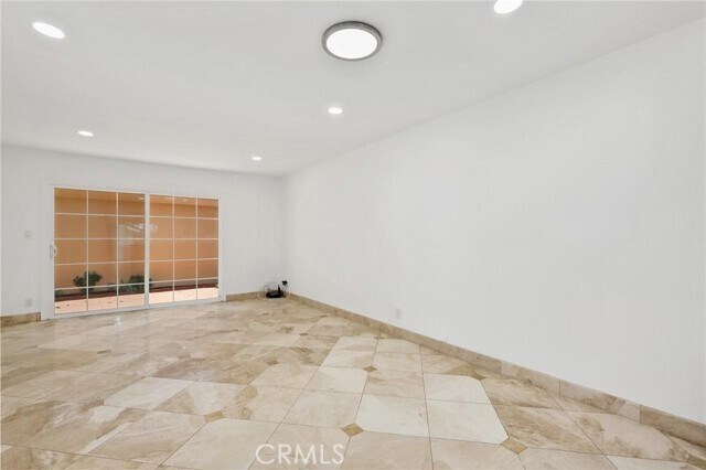 Building Photo - 4551 Sandburg Way
