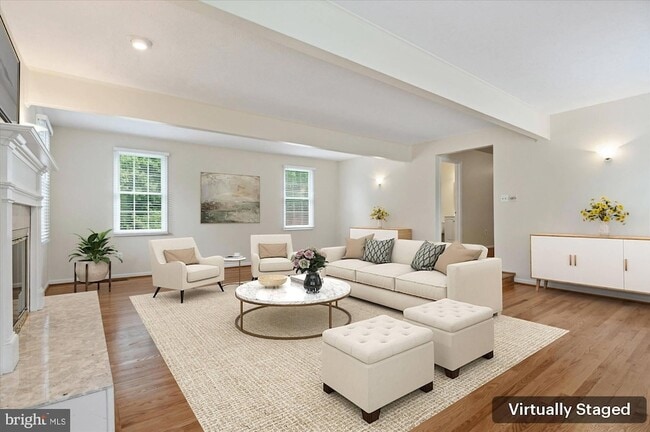 Building Photo - 9708 Locust Hill Dr