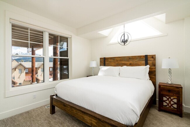 Building Photo - c4 Saddle Ridge Rd