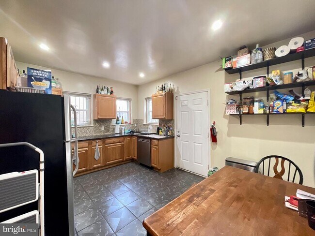 Building Photo - 416 N 31st St