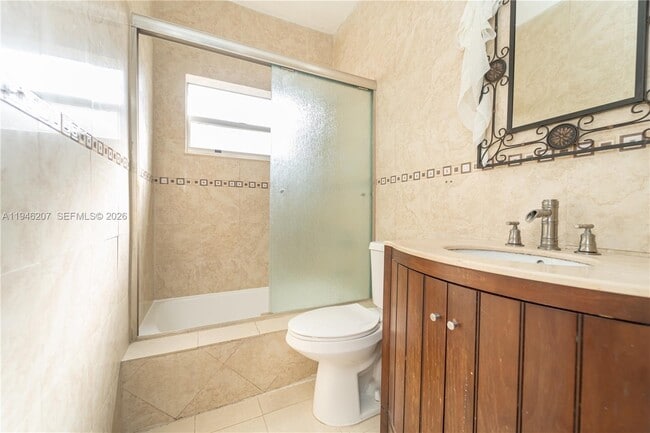 Building Photo - 919 SW 25th Ave