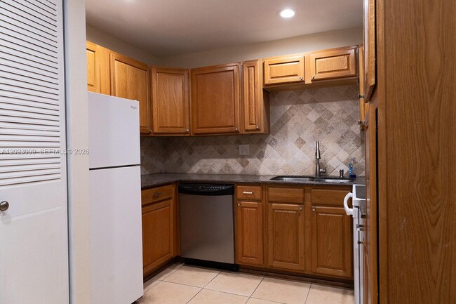 Building Photo - 8018 SW 18th Ct